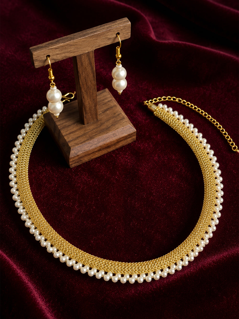 Pearlia Pearl Necklace Set