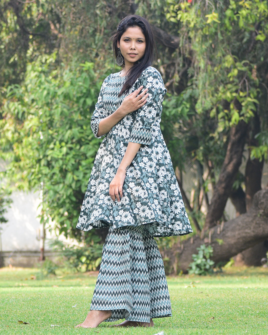 Green Floral Printed Kurta with Zigzag Palazzo Pants