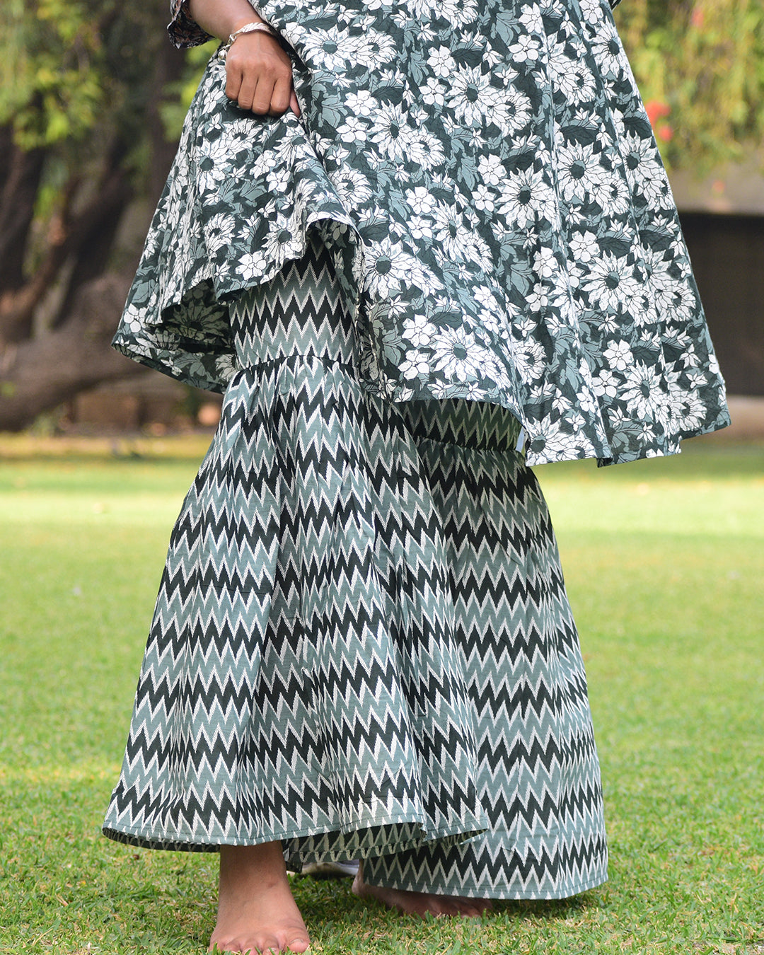 Green Floral Printed Kurta with Zigzag Palazzo Pants